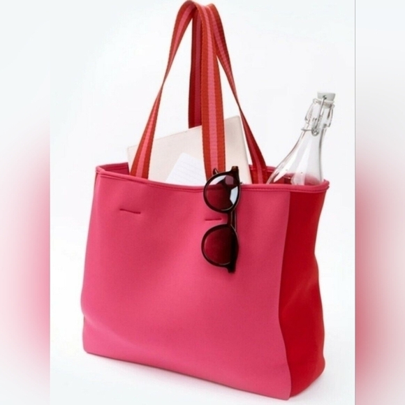 Summersalt Perfect Neoprene Beach Tote - Hibiscus & Lava - Picture 1 of 5